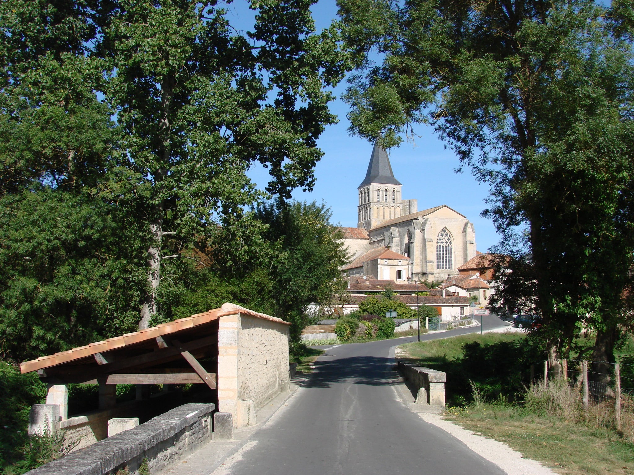 Sentier De Puissanganou Saint Amant De Boixe Saint Amant De Boixe